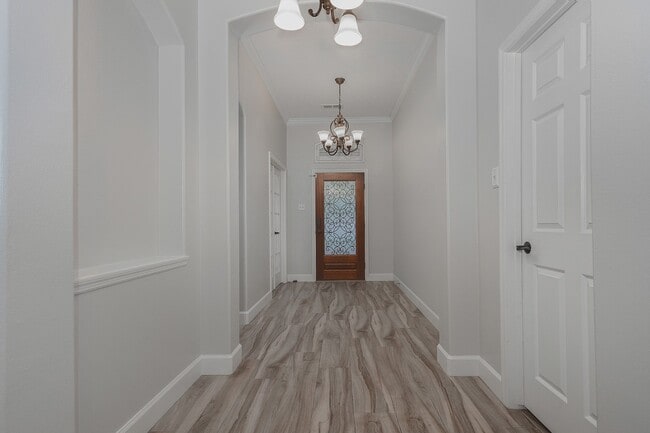 Photo - 203 S Brooksedge Cir