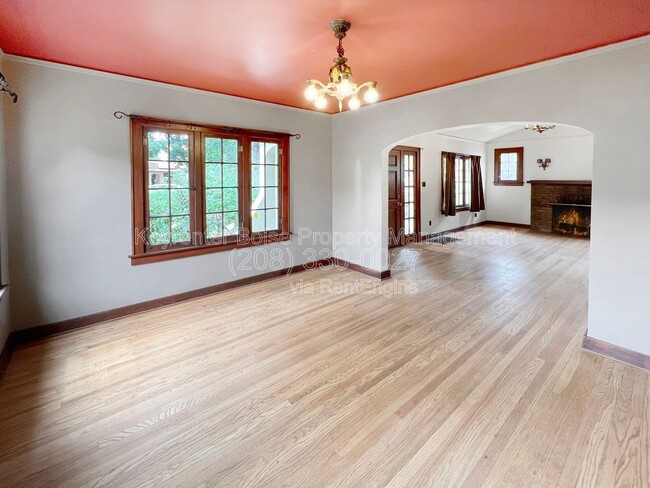 Photo - 1512 S Grant Ave