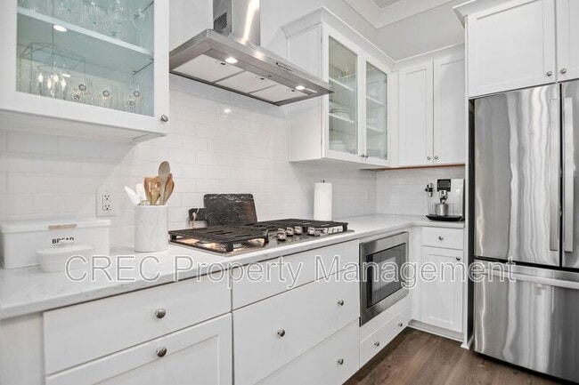 Photo - 1636 Florentia St