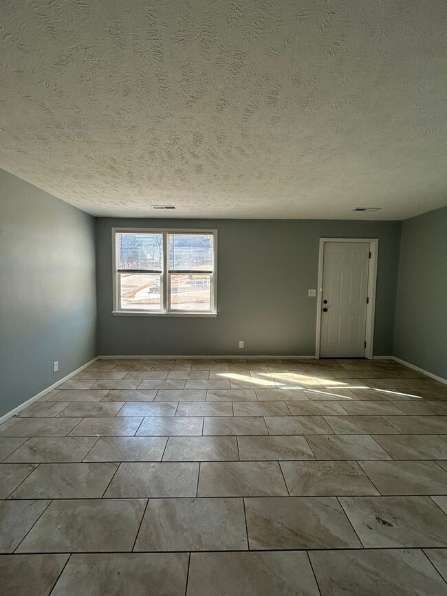 Photo - Private Entry, Cozy Comfort – 1 Bedroom, 1 Bathroom Home-Style Apartment