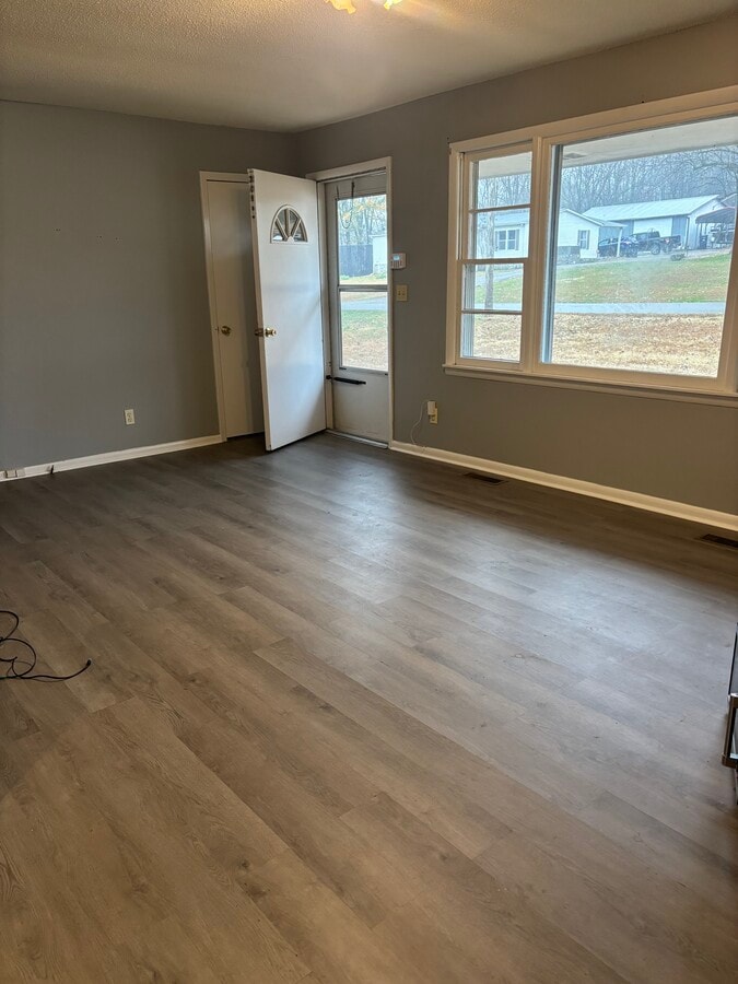 Photo - 214 Ostella Rd