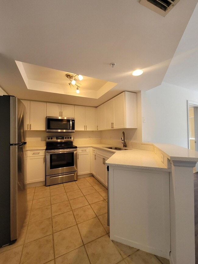 4163 N Haverhill Rd Unit 1204