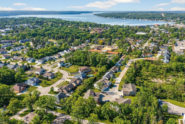 Photo - 129 S Curtis St