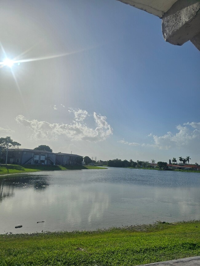 13201 SW 17th Ln Unit 4