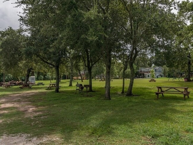 Building Photo - 1819 Cove Park Dr Unit 2