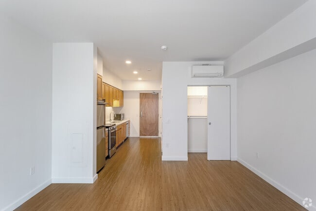 1BR, 1BA - 394SF - Living Room