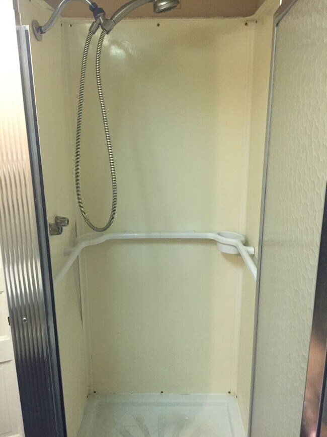 1109 E Hunt St Unidad B Rental Adrian, MI