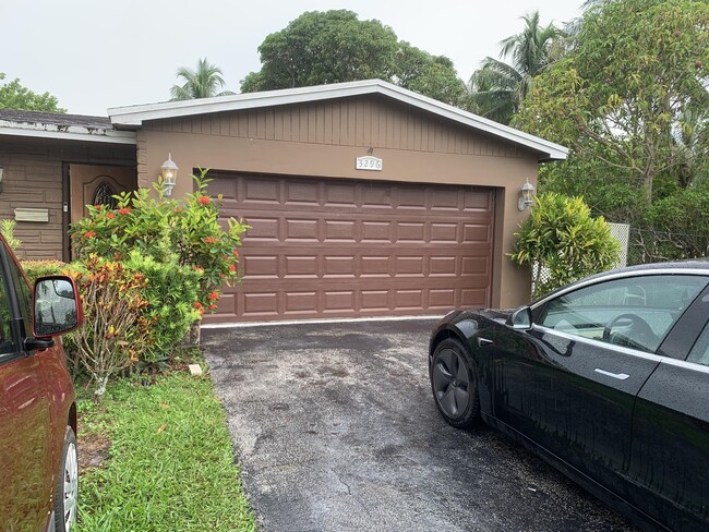 Photo - 3296 NW 41st St
