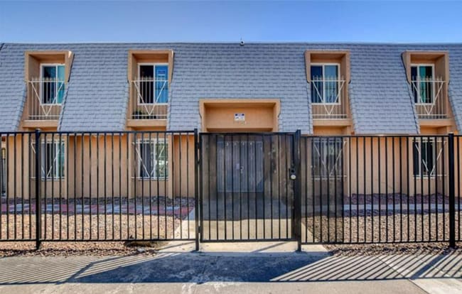 Building Photo - Cambridge St. Unit Cambridge St. - #4 Rental