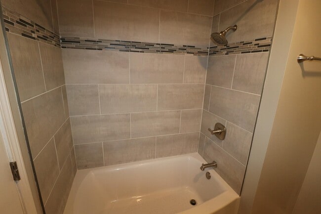 Photo - 937 Ragle St