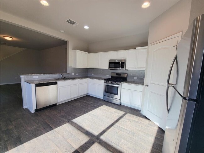 Photo - 13925 Heywood Dr