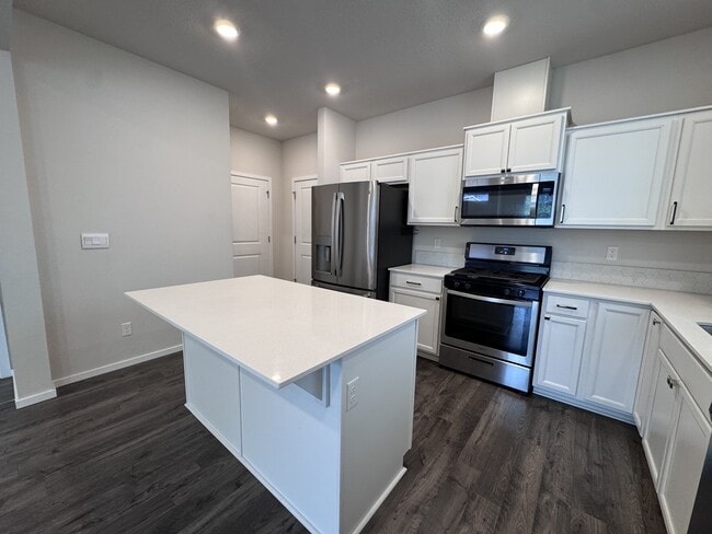 Photo - 896 N 18th Ave