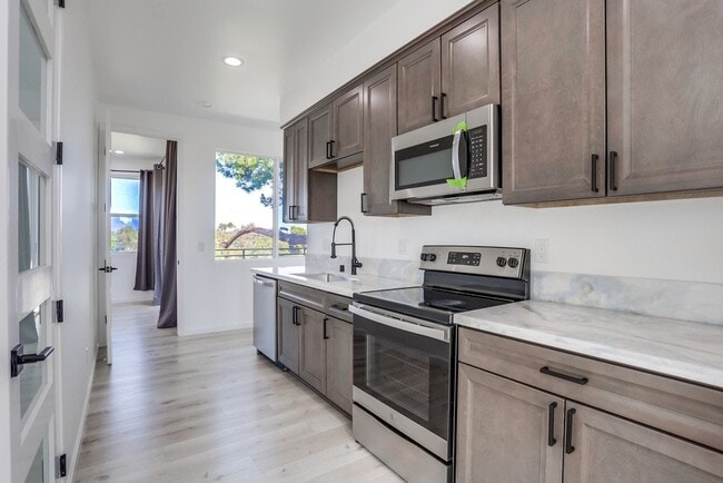 Photo - 4327 Clairemont Dr