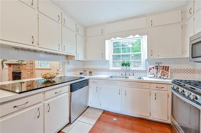Photo - 260 River Valley Rd NW