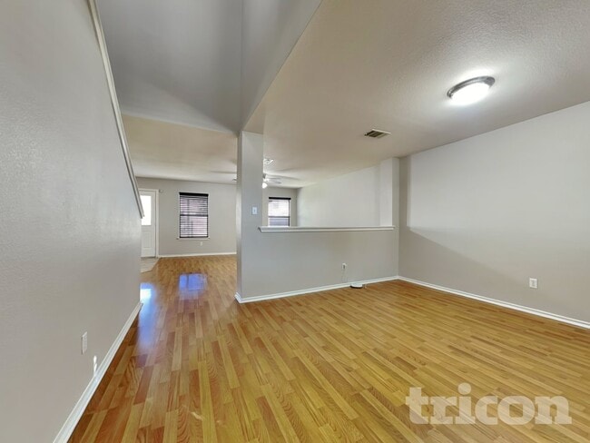 Photo - 201 Outfitter Dr