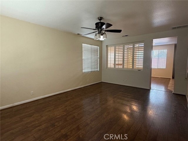 Photo - 1085 Camellia Ct