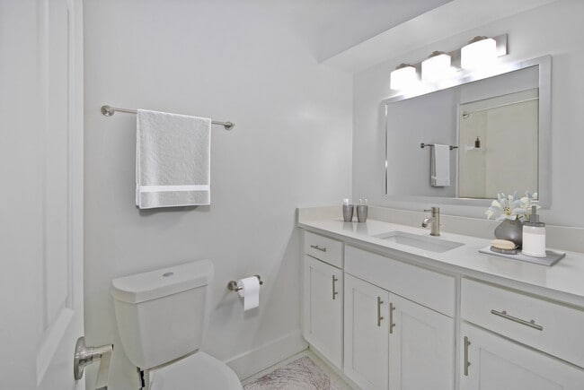 Photo - Huntley Square