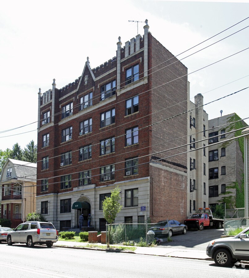 614 Lyons Ave - 614 Lyons Ave