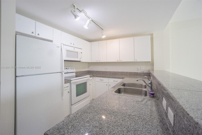 Photo - 2740 SW 28th Terrace Unit 306