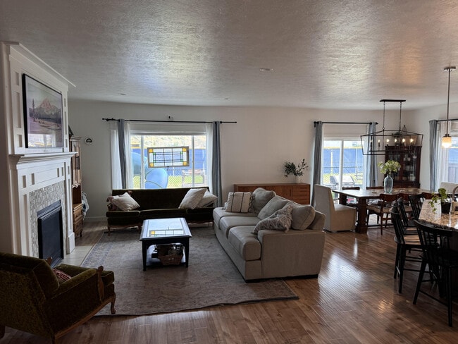 Photo - 631 W Koins Way