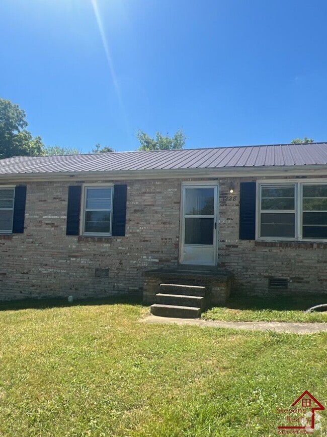Building Photo - 1228 Pleasant View Dr Rental