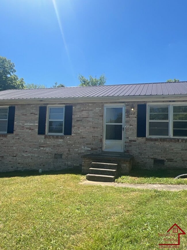 Building Photo - 1228 Pleasant View Dr Rental