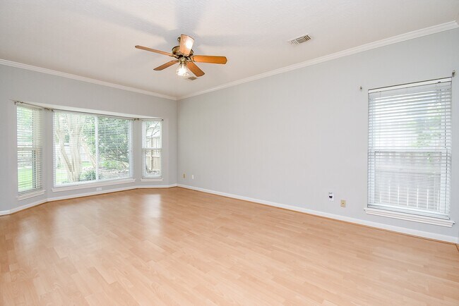 Photo - 1002 Meadowlark Ln