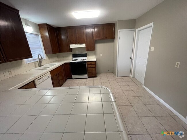 Building Photo - 4705 Dahlia Ln Rental