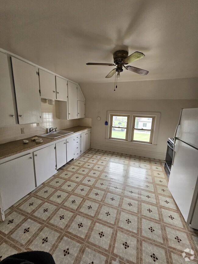 Building Photo - 1148 6th St Unit Upper Rental