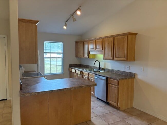 Photo - 1833 Sundown Dr