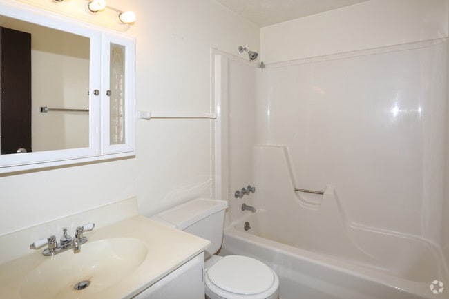 Bathroom - Springlake Apartments & Townhouses
