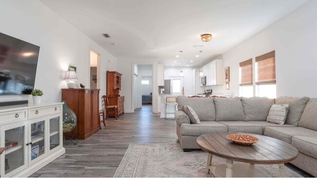 Photo - 2910 Clearview Ave