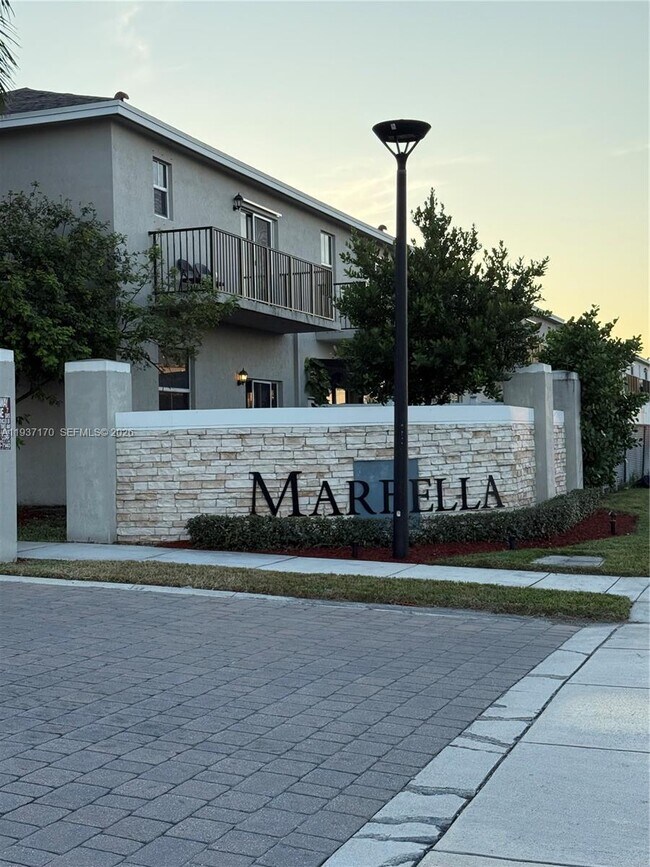 Photo - 818 SE 19th St