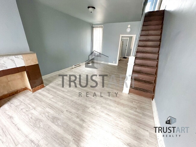 Photo - 3115 Custer St