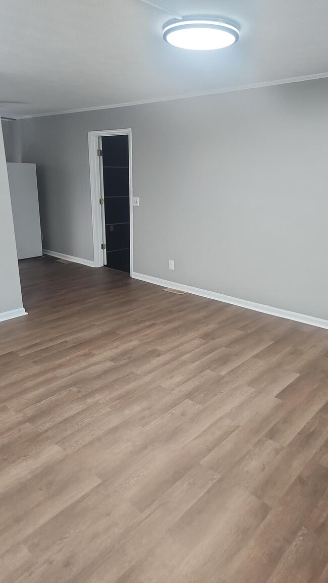 Photo - 1208 Venetian Cir