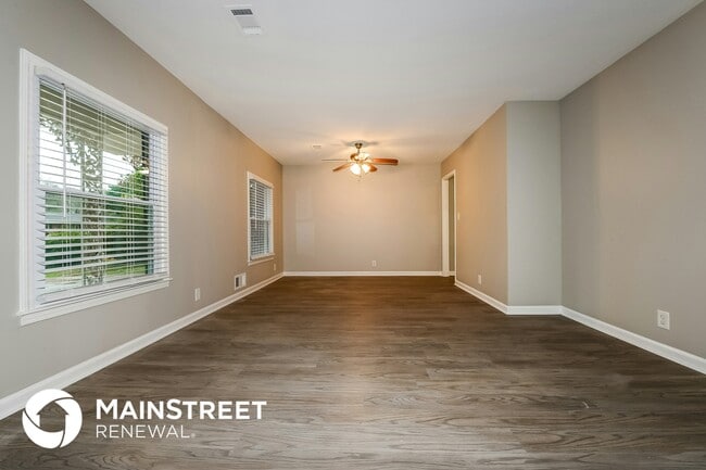Photo - 4492 Raleigh Dr