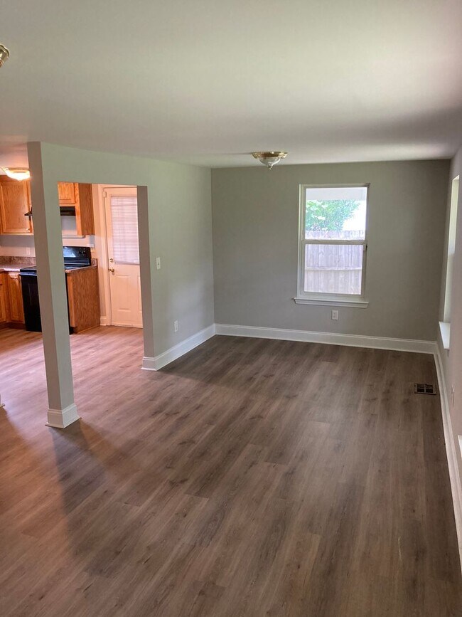 Photo - 103 Haygood Pl