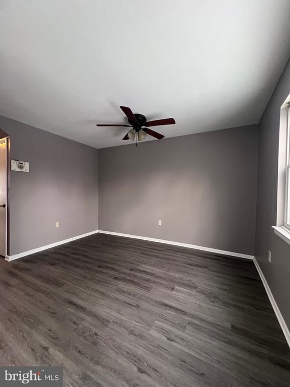 Photo - 120 Hopkins Ct