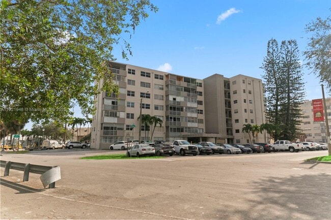 Building Photo - 16450 Miami Dr Unit 602