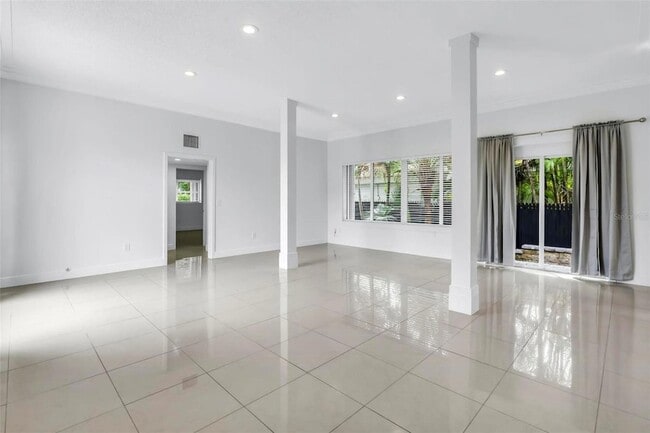 Photo - 2300 SW 24th St