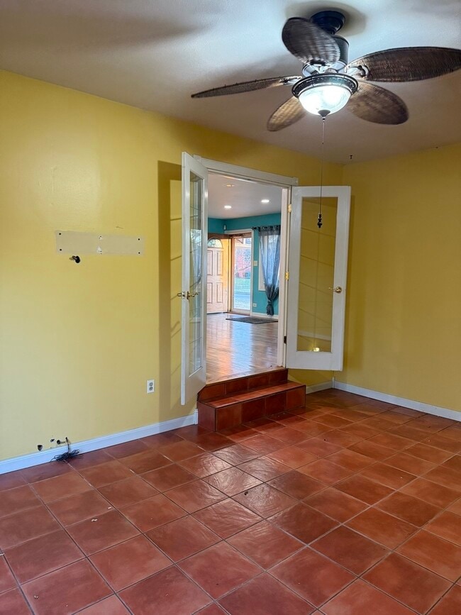 Photo - 655 Comstock Ave