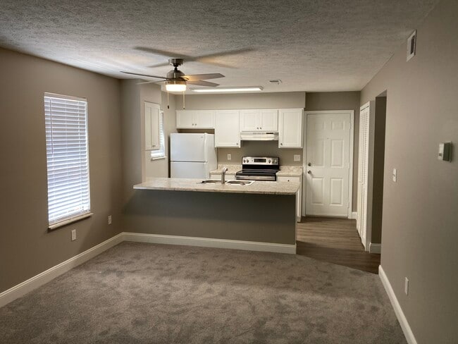 Photo - 46 Campbell Dr Unit 7