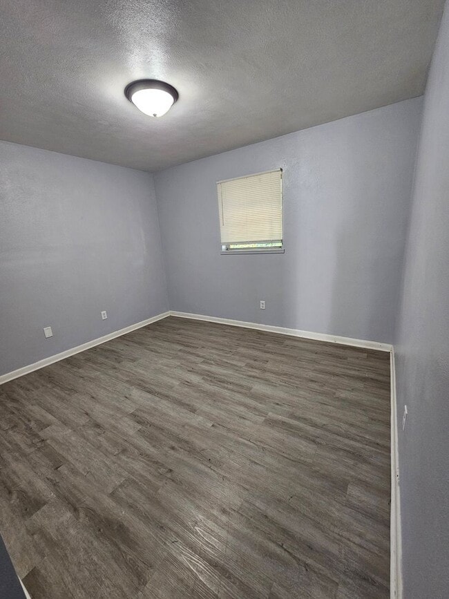 Photo - Hall Street Unidad #3