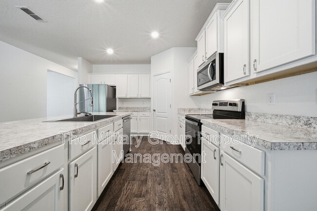 Photo - 7814 Meadow Walk Ln