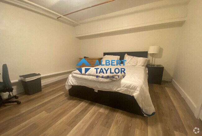 Building Photo - 1581 Beacon St Unit A Rental
