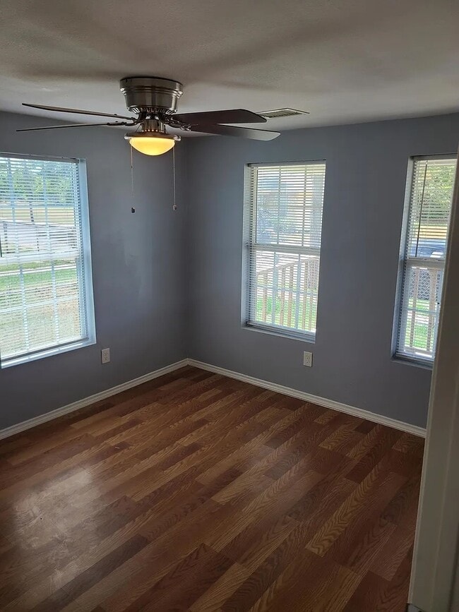 Photo - 1120 Stowe St