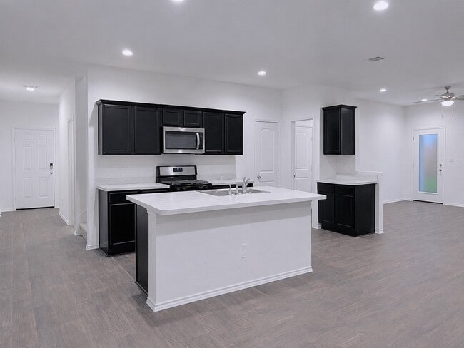 Building Photo - 14866 Cypress Holw Dr