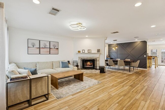 Photo - 2117 Kaiser Dr