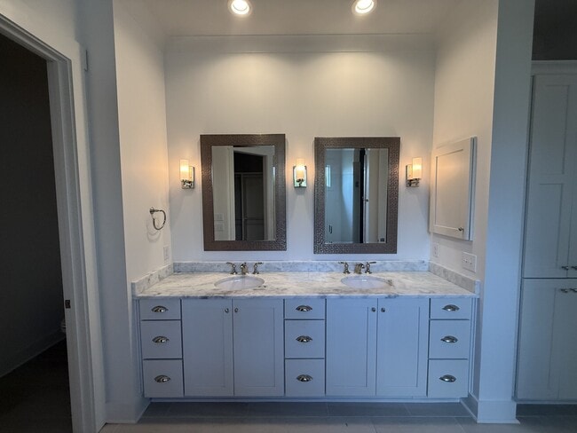 Photo - 427 Colony Dr