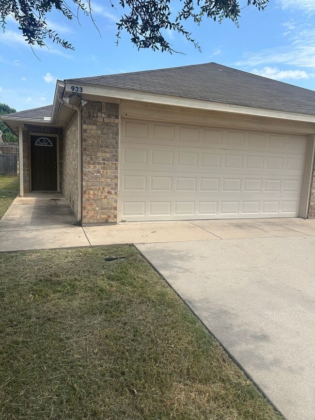 Building Photo - TERRY933 Unit 933 Rental